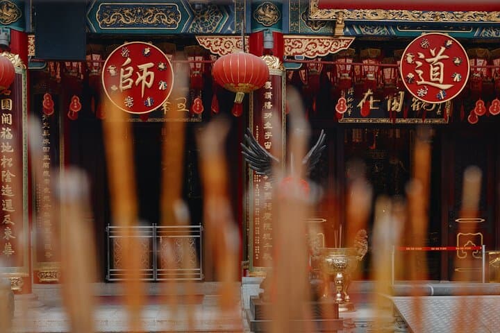 One-Day Hong Kong Highlights: Peak Tram, Star Ferry & Local Markets photo 4