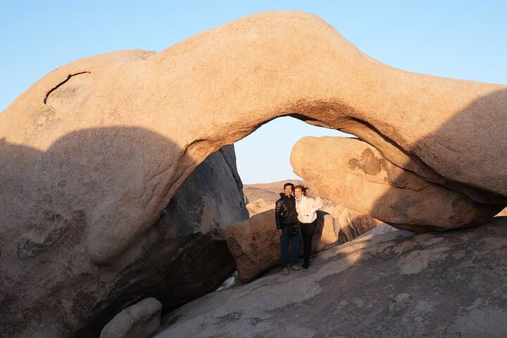 Joshua Tree Private Day Trip from Los Angeles – Hidden Valley, Skull Rock & Keys View photo 4