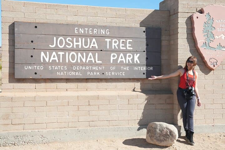 Joshua Tree Private Day Trip from Los Angeles – Hidden Valley, Skull Rock & Keys View photo 2