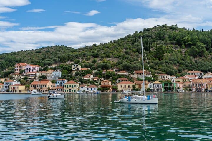 Ithaca Bus & Cruise Tour from Kefalonia — Vathy, Kioni & Gidaki Swim Stop
