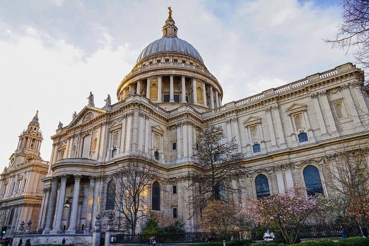 London Blitz Walking Tour & HMS Belfast Visit: WWII History Walk in the City photo 2