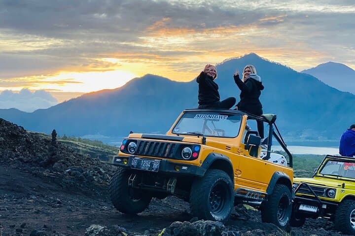 Jeep Sunrise to Mount Batur Summit and Volcanic Hot Springs
