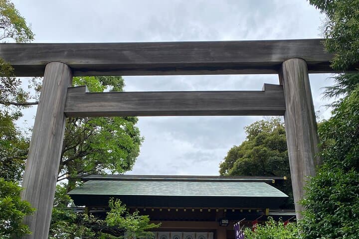 Kumihimo Braiding Tour in Kagurazaka: Make a 100% Silk Cord in Edo-Era Alleys photo 2