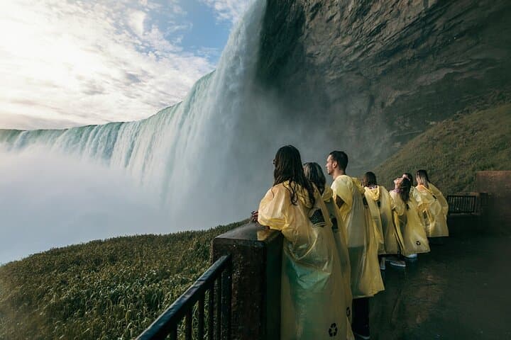 Explore Niagara Falls: 2-Day Pass for 5 Iconic Attractions, WEGO Bus & Audio Guide