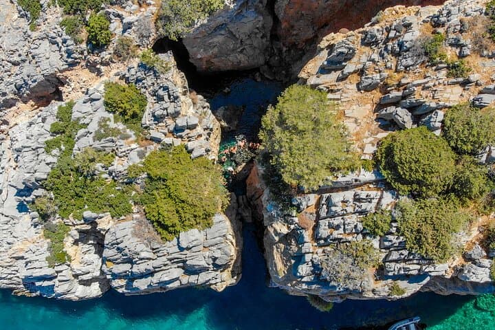 Private Speedboat Cruise to 6 Beaches on Astypalaia photo 4