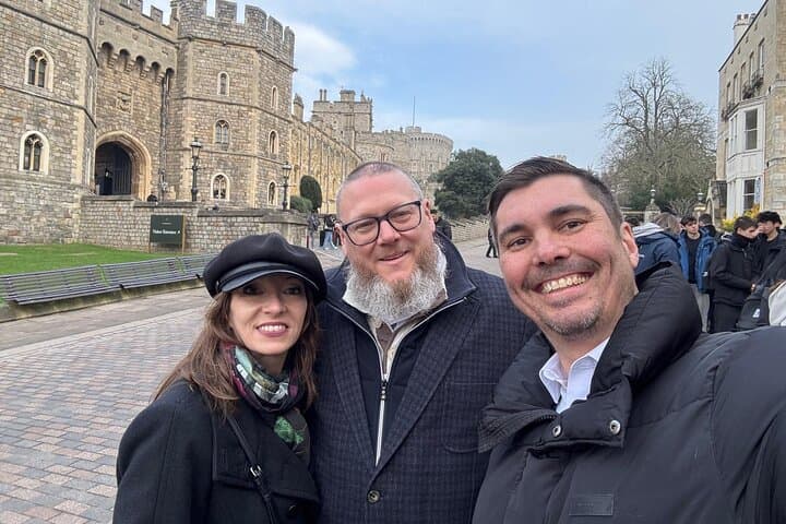 Private Windsor Castle and Hampton Court Excursion from London — Car & Driver-Guide photo 5