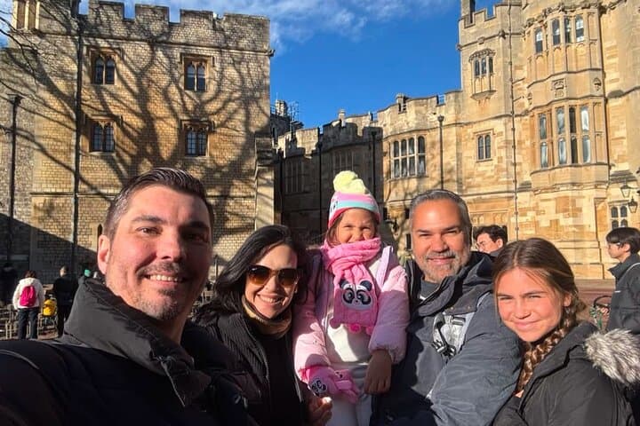 Private Windsor Castle and Hampton Court Excursion from London — Car & Driver-Guide photo 3