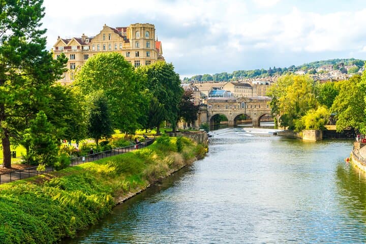 Explore Bath in 90 Minutes with a Local: Private Walking Tour of Bath's Highlights