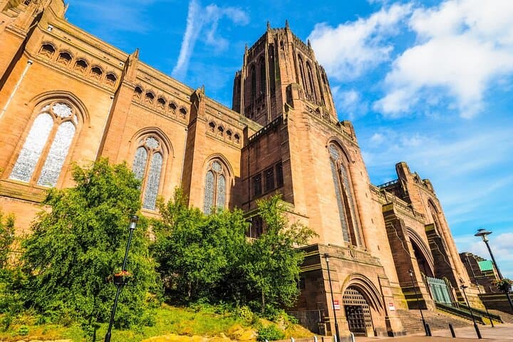 Explore Bristol in 60 Minutes with a Local: Harbourside & Cathedral Walk photo 3