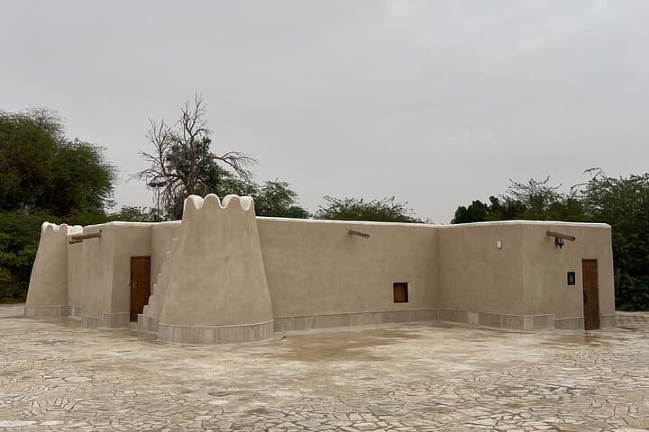 Explore Al Ahsa: Palm Groves, Jabal Al-Qarah Caves & Rose Farms photo 4