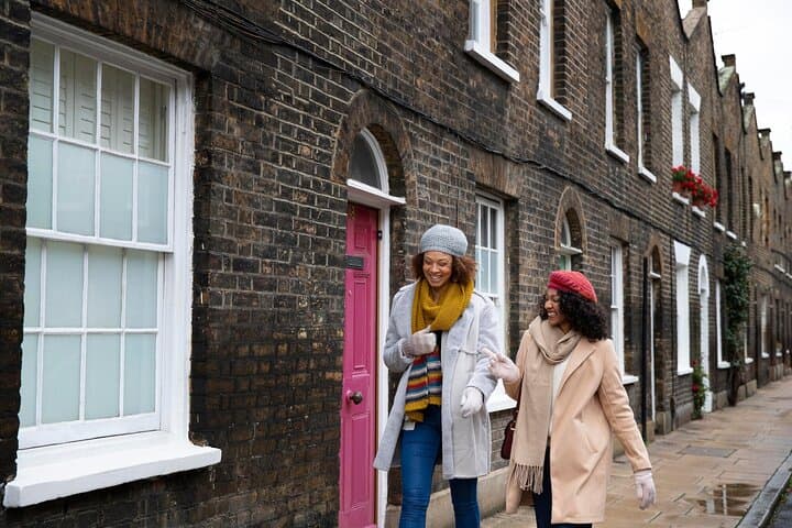 Explore Windsor with a Local: 60‑Minute Private Walking Tour photo 3