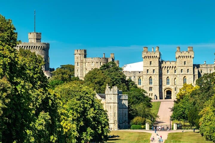 Explore Windsor with a Local: 60‑Minute Private Walking Tour
