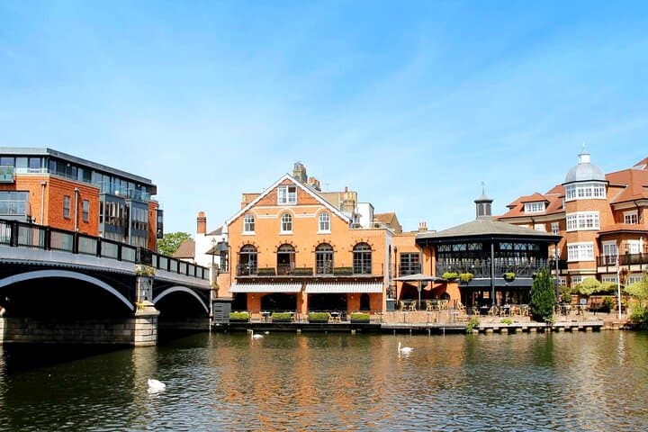 Explore Windsor with a Local: 60‑Minute Private Walking Tour photo 4