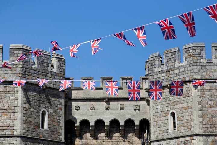 Explore Windsor with a Local: 60‑Minute Private Walking Tour photo 2