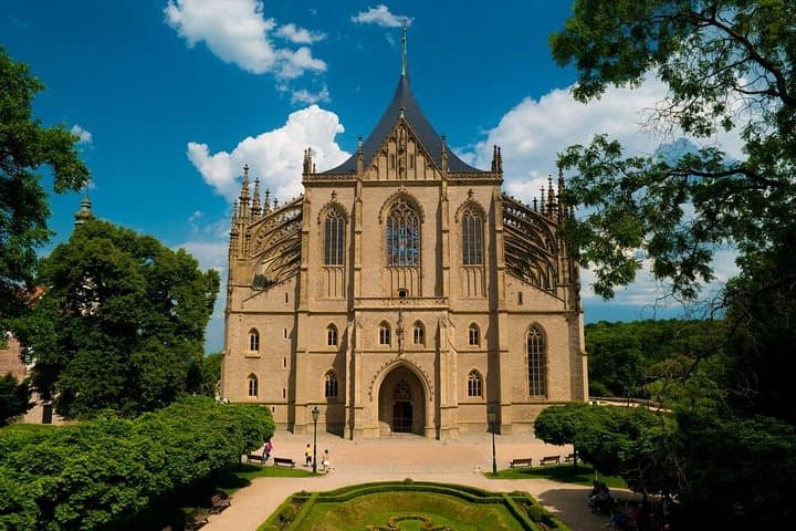 Kutna Hora and Cesky Krumlov: Private Day Trip from Prague to the Ossuary and Castle photo 3