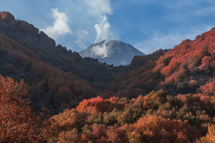 Etna volcano hike from Syracuse with lunch and wine tasting photo 2