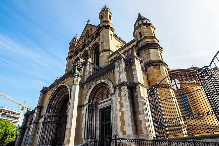Belfast in 60 Minutes: Private Local Walking Tour of Cathedral Quarter & Waterfront photo 5