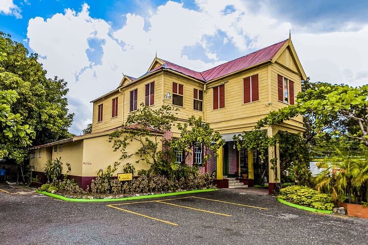 Kingston Day Trip: Bob Marley Museum and Kingston Sightseeing from Ocho Rios photo 6