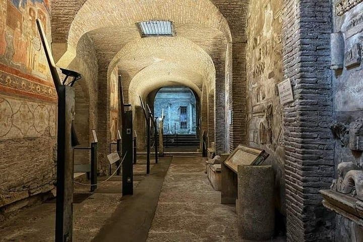 Underground Rome: Basilica San Clemente & Roman Houses of Celio Tour photo 4