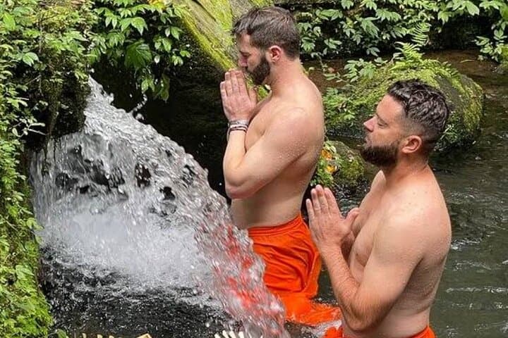 Mengening Temple Spiritual Cleansing: Balinese Melukat Ritual at Tampak Siring photo 2