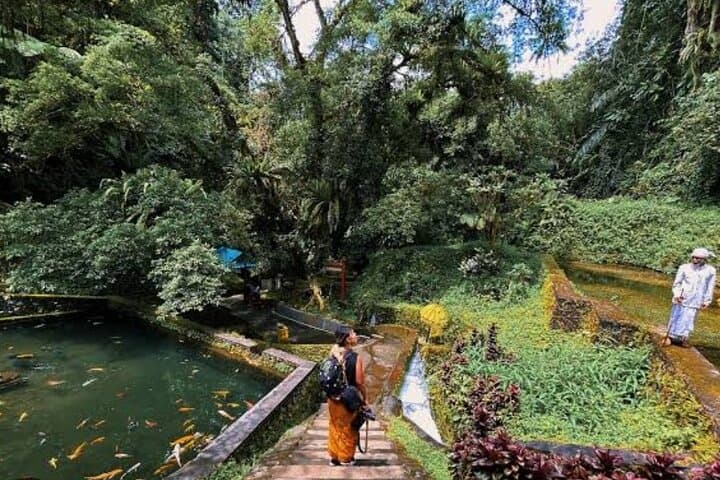 Mengening Temple Spiritual Cleansing: Balinese Melukat Ritual at Tampak Siring photo 3