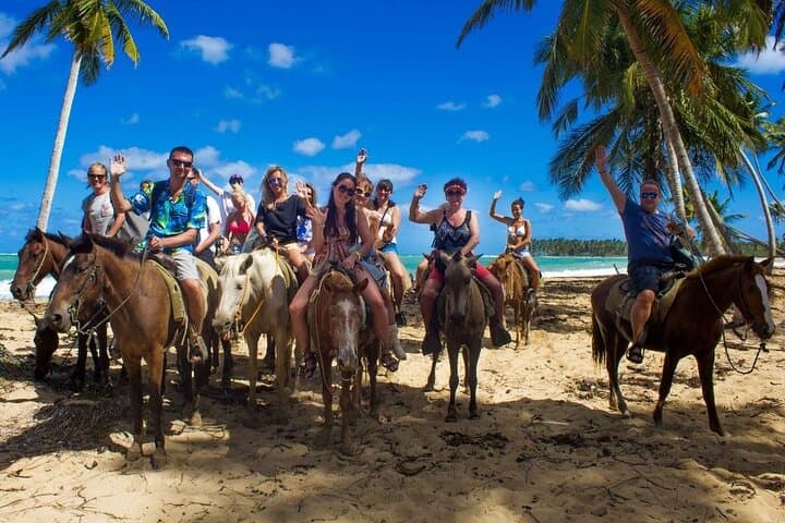 Montaña Redonda: Horseback & 4x4 Safari to Punta Cana’s Hidden Beach photo 2