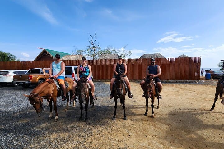 Roatán Adventure Combo: Horseback, ATV & Jungle Zipline in One Day photo 2