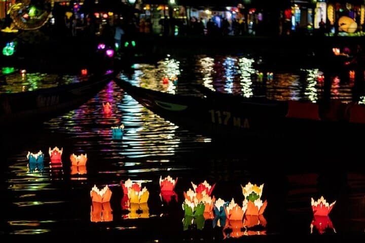 Hoi An Private Lantern Cruise on the Thu Bon River — Sunset Lantern Release & Old Town Views photo 2