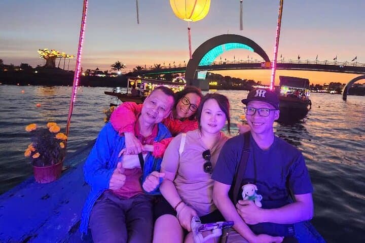 Hoi An Private Lantern Cruise on the Thu Bon River — Sunset Lantern Release & Old Town Views photo 3