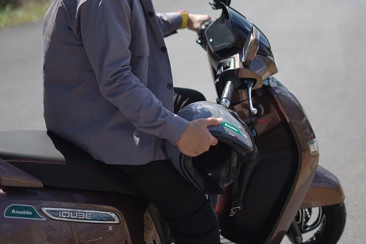TVS iQube S in Jaipur: Electric Scooter Rentals for Urban Exploration photo 2
