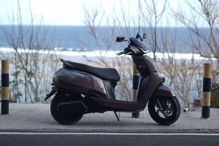 TVS iQube S in Jaipur: Electric Scooter Rentals for Urban Exploration photo 3