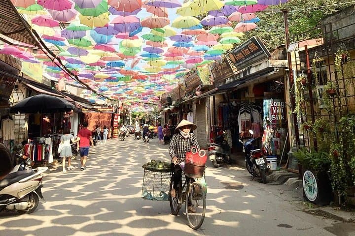 Hanoi Day Trip: Van Phuc Silk Village and Duong Lam Ancient Village Private Tour photo 2