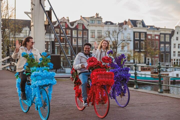 Explore Amsterdam’s Canals on the Iconic Flower Bikes: 1.5‑Hour Guided Tour photo 5