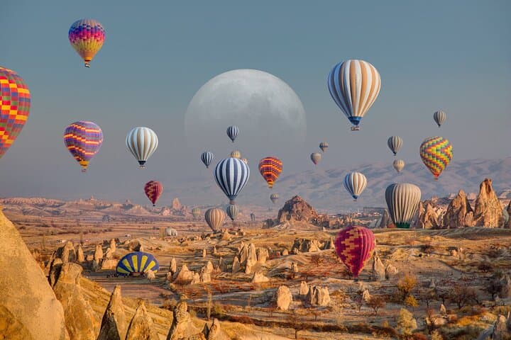 Sunrise Hot Air Balloon Ride Over Cappadocia’s Göreme Valleys