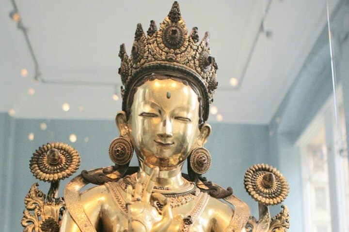 Private guided tour: Victoria and Albert Museum highlights in South Kensington photo 1