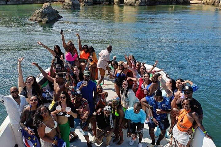 Private Catamaran Tour to Benagil Cave & Praia da Marinha from Portimão photo 2