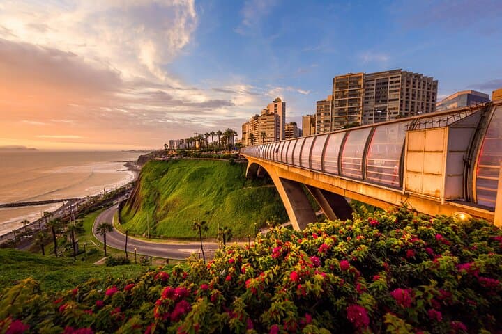 8-Day Peru Explorer: Lima, Ica, Nazca, Sacred Valley & Machu Picchu