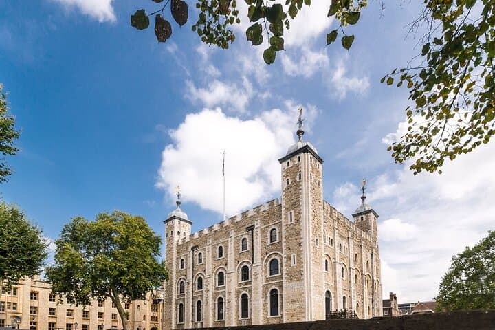First Light at the Tower: Beefeater Opening Ceremony & Early Access photo 6