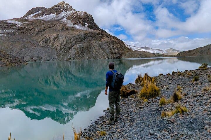 Hike to Ventanani Glacier: Cordillera Real Day Trek from La Paz