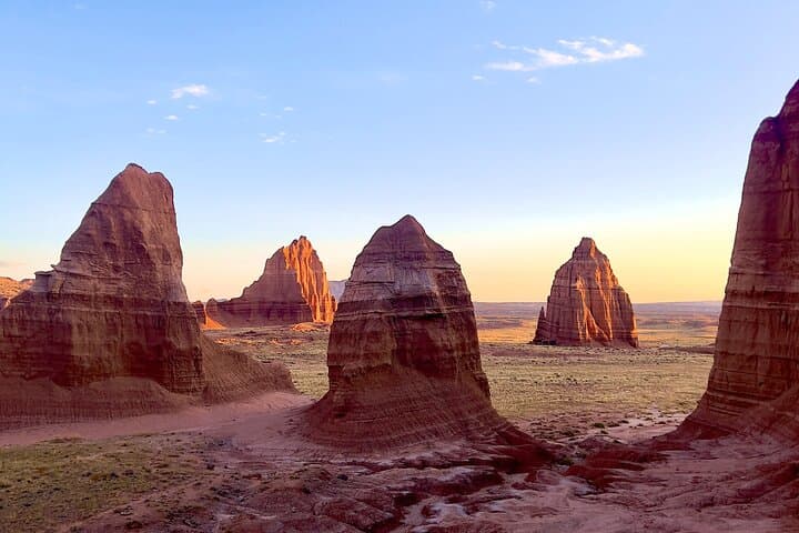 Half-Day Temples of the Sun and Moon Tour in Capitol Reef — Scenic 4–5 Hour Shared SUV Excursion