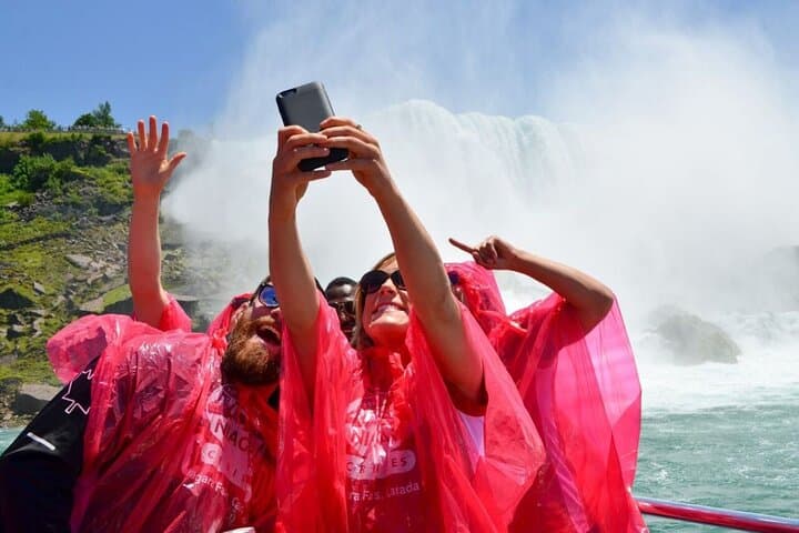 Up-Close Niagara Falls Boat Cruise & Guided Parkway Walk photo 4