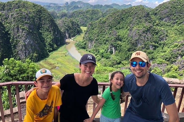 Ninh Binh in a Day: Trang An, Mua Cave & Hoa Lu Luxury Tour photo 2