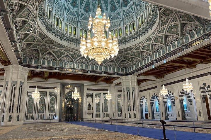 Private Muscat Highlights Tour — Sultan Qaboos Mosque, Muttrah Souq & Al Alam Palace photo 3