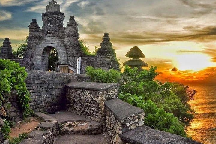 Uluwatu Sunset & Kecak Fire Dance: Cliffside Cultural Sunset Tour in Bali photo 3