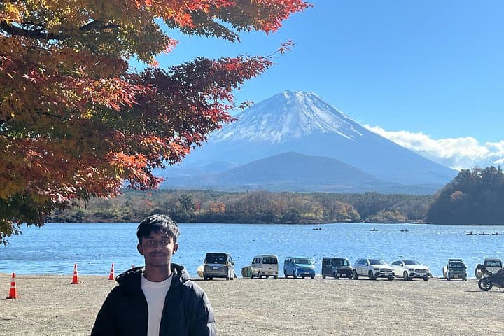 Private Half-Day Mount Fuji Car Tour: Oshino Hakkai, Kawaguchiko & Chureito Pagoda photo 3