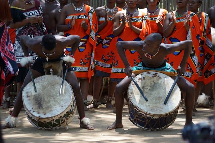 Full-Day Eswatini Country Tour from Maputo — Hlane, Mantenga & Swazi Culture