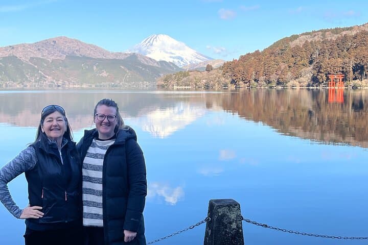 Hakone Private Full-Day Car Tour: Lake Ashi, Owakudani & Local Hotspots