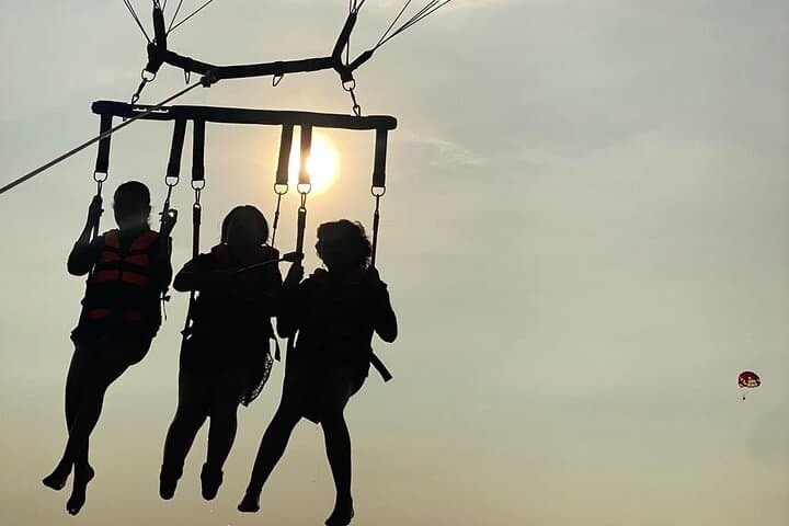 Private Boracay Parasailing Adventure: 15-Min Aerial Ride Over White Beach photo 4