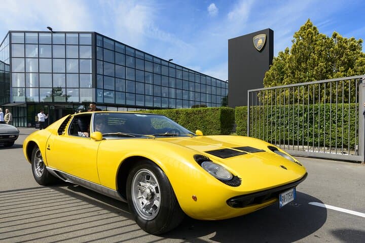 Motor Valley Private Tour: Ferrari, Lamborghini & Ducati Day Trip from Venice