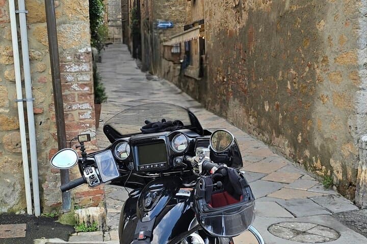 Ride Tuscany’s Quiet Roads: Private Indian Roadmaster Tour Through Hidden Hill Towns photo 3